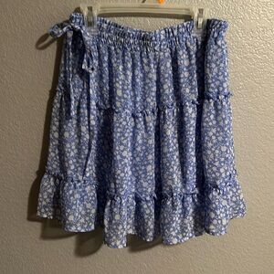 Sienna sky skirt size medium